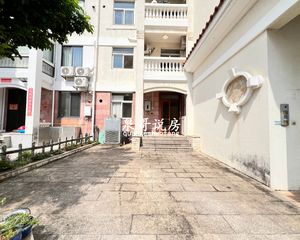 凤凰岛四面环水社区 复式三房一楼带花园 位置安静临湖而居