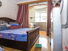 满五年,税费低,自住精装修,保养条件好,房东诚意