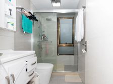 前排阳光好,视野好,装修好,税费少。拎包即可入住。