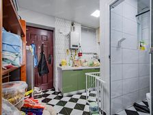 5000平绿地景色好,精装修拎包入住,地铁200米