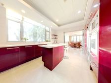 独栋临水别墅,7.5米挑高大厅,可装电梯,带双车位