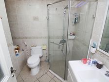 户型好(户型方正),小区环境好,小区中间位置