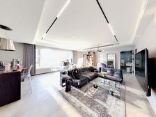 翠湖前排,9米横厅湖景2房,二手买进,四百万装修!