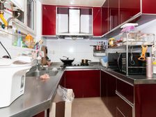 新天地,地铁口,高区,朝南一房一厅,诚意出售!!