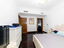 外滩第1座景观住宅、空中花园植被葱郁浓密,带个露台