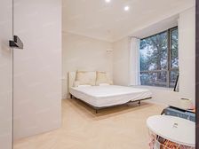 十年出一套独门独院,豪。华装修带小院地下室+2车位