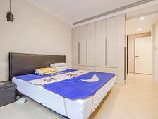 十年出一套独门独院,豪。华装修带小院地下室+2车位