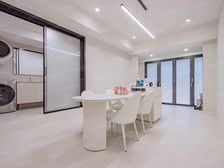 十年出一套独门独院,豪。华装修带小院地下室+2车位