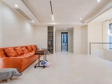 十年出一套独门独院,豪。华装修带小院地下室+2车位