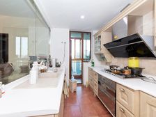 带车位+户型采光好+户型方正+小区品质高+高区视野佳