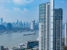 高区江景大3房,夜景赞,260万精装修,含家具拎包入住