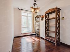 南京西路板块联排别墅地上三层有露台