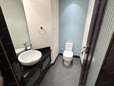 顶楼三层复式,这样的空中别墅整个小区仅有六套。