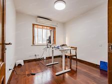 人民广场背靠苏州河小高层一梯两户板式全明南北通
