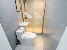 新上笋盘+精装修+采光通风好+静安寺旁边+电梯中层