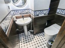 静安寺商圈,新里整栋,采光好,小区闹中取静。