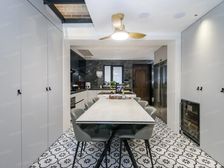 静安寺商圈,新里整栋,采光好,小区闹中取静。