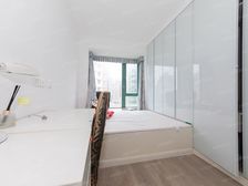 两梯两户,满五年,不靠马路,看小区大花园,随时看