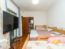 电梯中区靠河景观房,交通便利,生活配套齐全