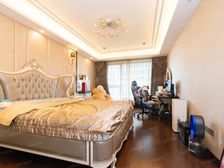 黄浦滨江地段,婚房装修,户型正气,央座五年出一套