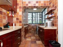 地铁口旁,黄浦滨江区域大三房,诚意出售