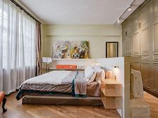 带电梯老公寓,南京西路静安位置,大四房设计师装修!