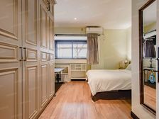 带电梯老公寓,南京西路静安位置,大四房设计师装修!