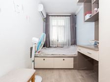 百年愚园路,三开间朝南,精装带地暖,带露台,近地铁