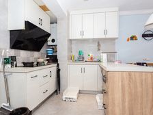 百年愚园路,三开间朝南,精装带地暖,带露台,近地铁