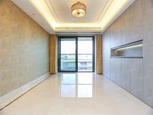 高区+南北通透+清水房+精装修+位置安静+有产权车位