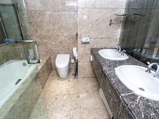 南北通户型精装修,新天地铂金地段。