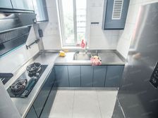 新上房源,精装2年,看房随时有钥匙,房东诚售