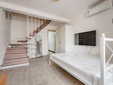 复式高区电梯河景房满五W,一,房东诚售