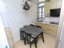 稀有大一房;客厅带阳台;位置佳;次次顶楼