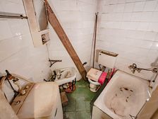 电梯房+烫金楼层+税费各付+苏州河畔+随时看房