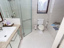 业主诚意出售,满二年有车位,税少,高区景观视野好。