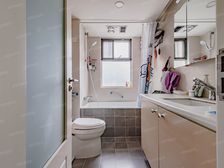 静安华庭二期精品两房两卫,精装修有地暖,诚意出售