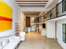 买一层一层,4.2米层高,地铁口老公寓