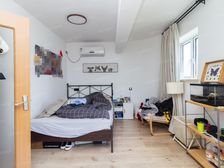 巨鹿路茂名路电梯朝南两房精装修满五售后公房