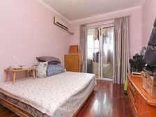 电梯住宅大面积舒适居住看房方便业主诚意出售。