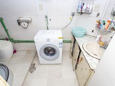 朝南两房,户型方正视野开阔,采光好,阳光无遮挡