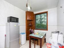 02年商品房,有电梯,地铁18号7号2号16号线,看房方便