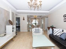 楼栋位置好,5年出一套边套四房,视野开阔,全明户型