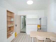 黄浦大世界地铁口+精装小户型+领包入住+随时看