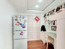 户型正气,适合一家人居住,采光好,电梯三房房。