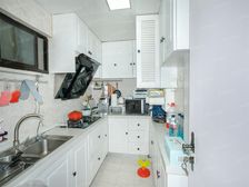 户型正气,适合一家人居住,采光好,电梯三房房。