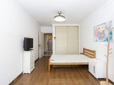 上外,两房朝南,户型正气,业主诚意出售,看房有钥匙