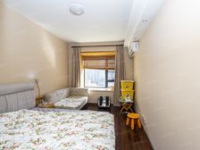 汇龙出7.5米横厅,两房朝南,北看小区绿化,南北阳台