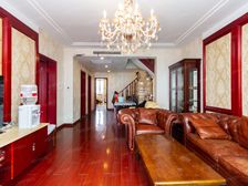 顶楼复式一梯一户,内环内人车分流,高区自带大露台