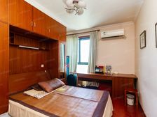 一梯两户小高层顶复,独用双露台。内环内有车位户型好